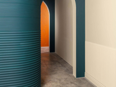 Relooker un couloir étroit avec des moulures : 7 idées déco pour métamorphoser 